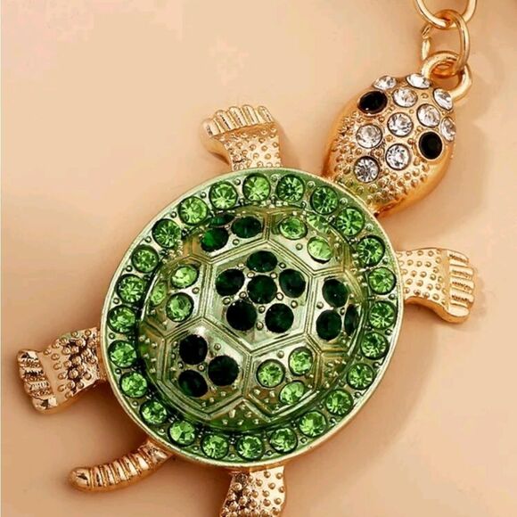 Rhinestone Studded Turtle 🐢 Keychain - Picture 3 of 3